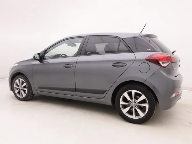 Hyundai I20 1.1 CRDi Play Edition + GPS + Camera + Cruise Control + Privacy Image 3