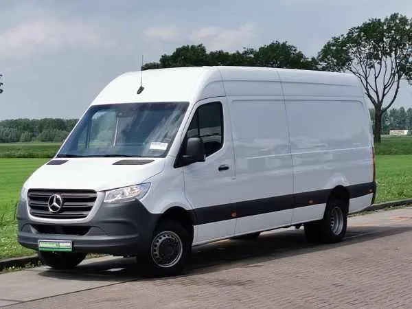 Mercedes-Benz Sprinter 516 CDI Image 2